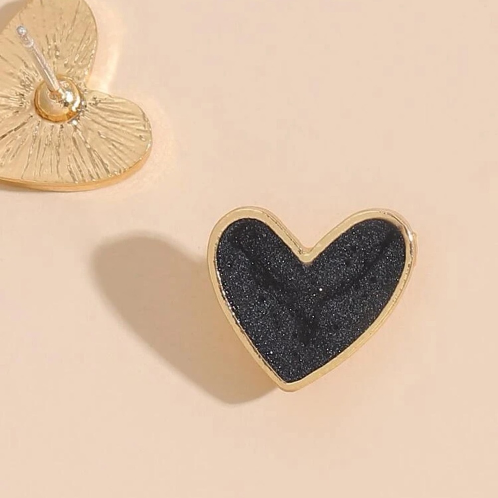 Black Heart Stud Earrings Golden - Picture 5 of 8